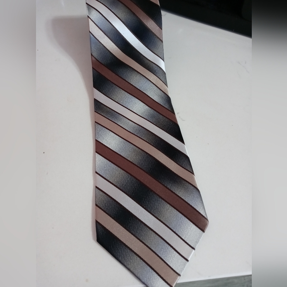 Pronto Uomo the Men's Warehouse Silver Ombre Beige Striped Necktie 100% Silk